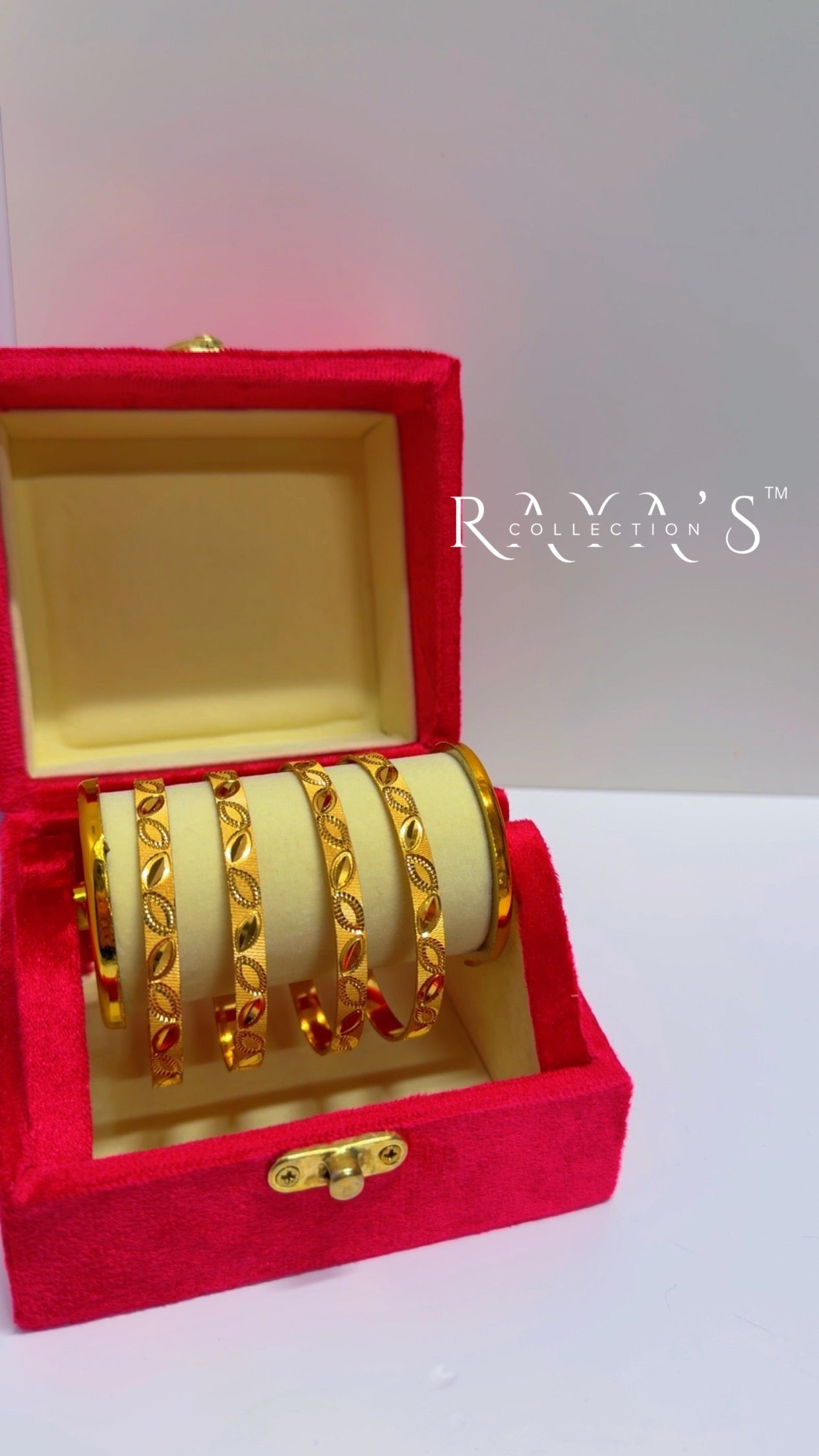 Liora Classic Gold-Plated Bangle Set