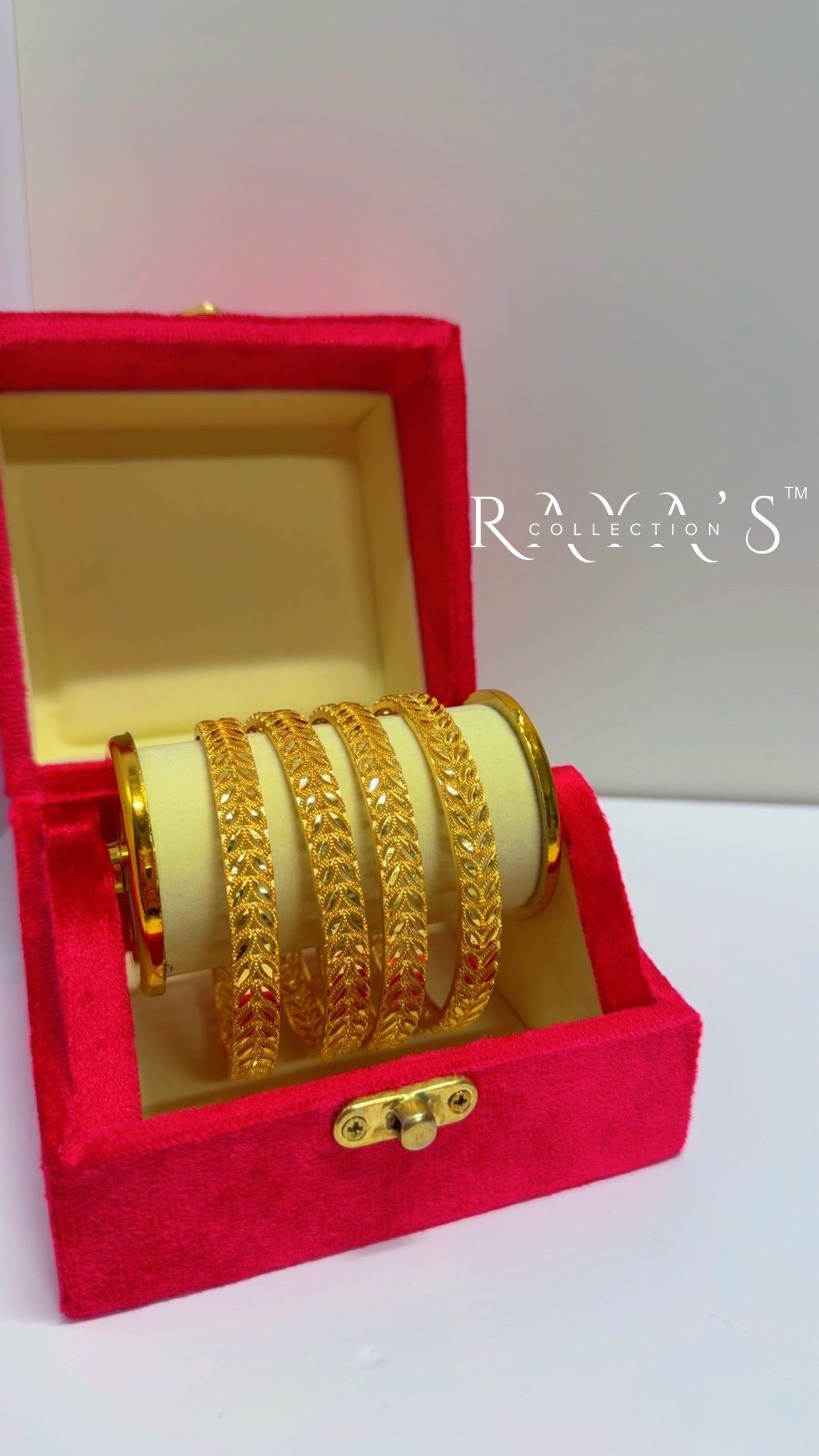 Imperial Leaf Texture Bangle Set