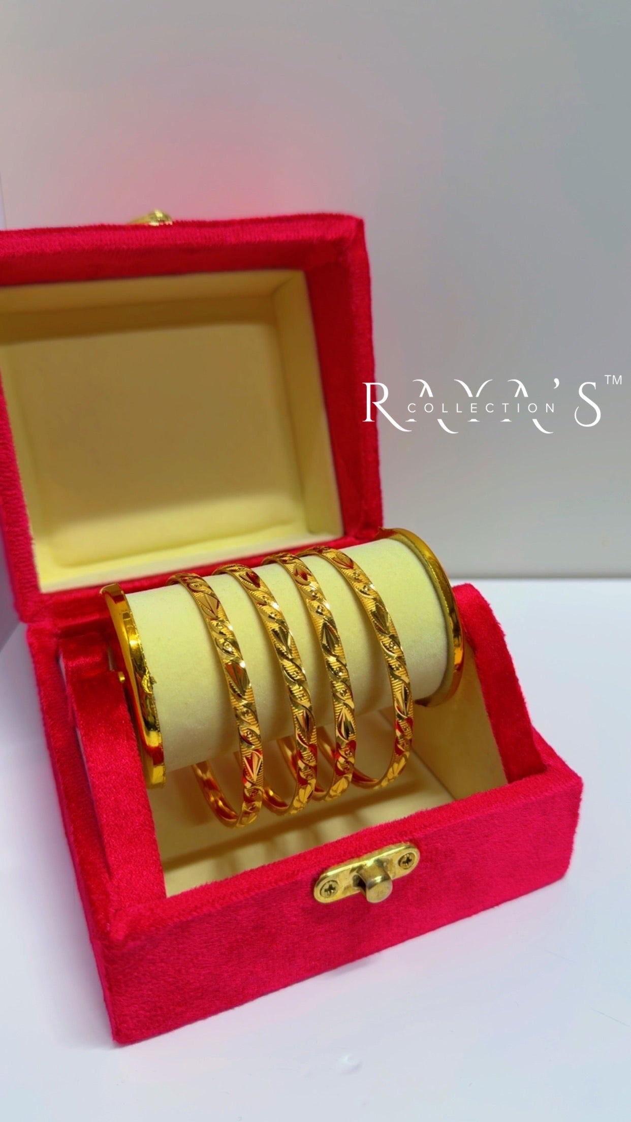 Classic Textured Gold-Plated Bangle Set